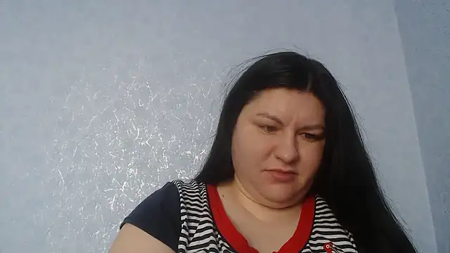 KiraSwee online show from January 13, 7:46 am