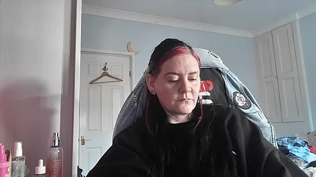 Snapshot of AureliaXOX chatting on October 28, 2:01 pm AureliaXOX online show from October 28, 2:01 pm