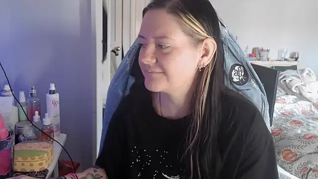 Snapshot of AureliaXOX chatting on October 2, 9:36 am AureliaXOX online show from October 2, 9:36 am