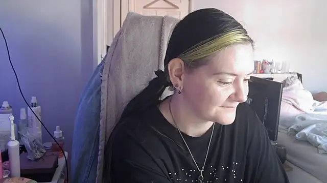 Snapshot of AureliaXOX chatting on September 12, 8:45 am AureliaXOX online show from September 12, 8:45 am