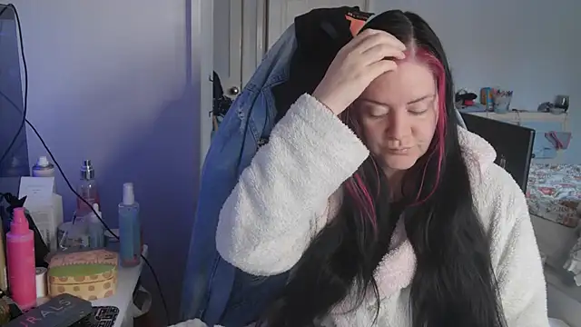 Snapshot of AureliaXOX chatting on October 18, 9:01 am AureliaXOX online show from October 18, 9:01 am