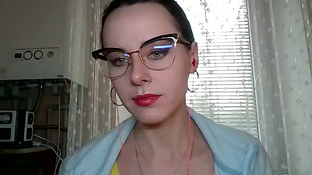 LuminousLady online show from September 28, 1:16 pm