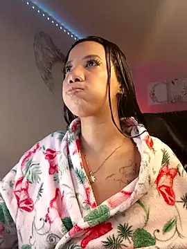 SallyWhitee online show from February 28, 5:29 am