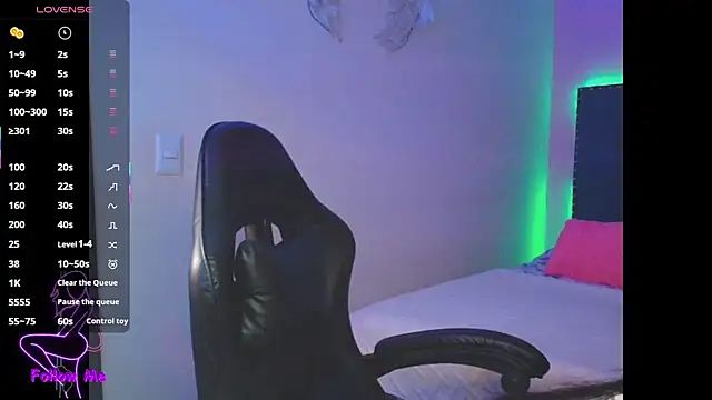 SallyWhitee online show from November 7, 4:07 am