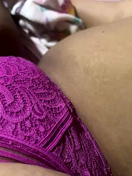 Snapshot of tunenarica22 chatting on September 18, 3:38 am tunenarica22 online show from September 18, 3:38 am