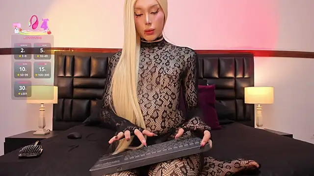 Manu bauer online show from November 15, 3:35 pm