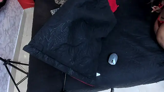 IVISBOUNCYASS online show from February 24, 12:48 pm