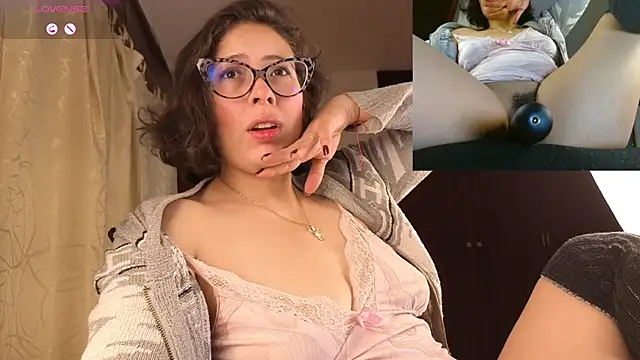 sophia dumont online show from November 4, 2:05 am