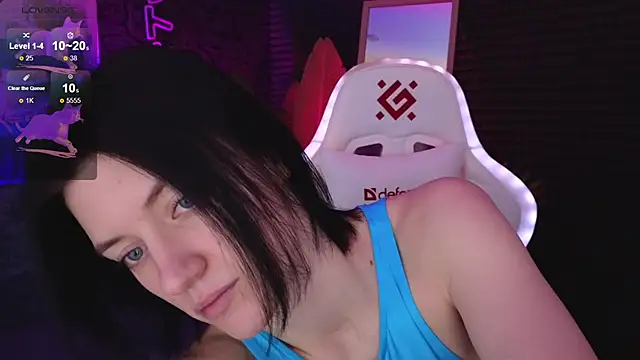 Snapshot of roxy_riot_ chatting on October 2, 1:32 am roxy riot online show from October 2, 1:32 am