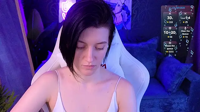 roxy riot  online show from March 6, 7:36 am