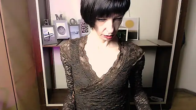  AngeliaFlow  online show from November 11, 7:49 am