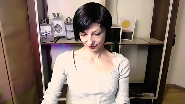  AngeliaFlow  online show from December 2, 2:41 pm