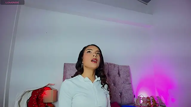 Skye Moore online show from March 30, 6:51 pm