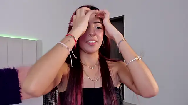 Mirandaa Rogers online show from December 16, 8:04 pm