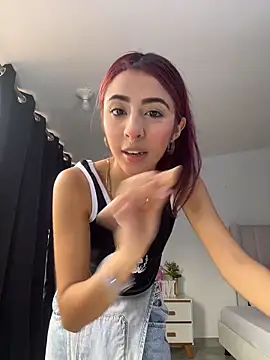 Mirandaa Rogers online show from April 5, 7:13 pm