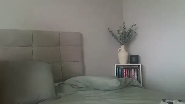 skyejde online show from March 22, 5:19 pm