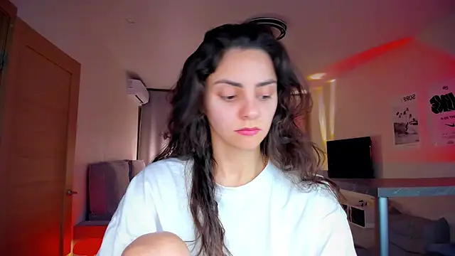 EmiliaZen online show from March 21, 9:09 pm