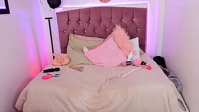 lizha milf online show from January 31, 7:11 pm