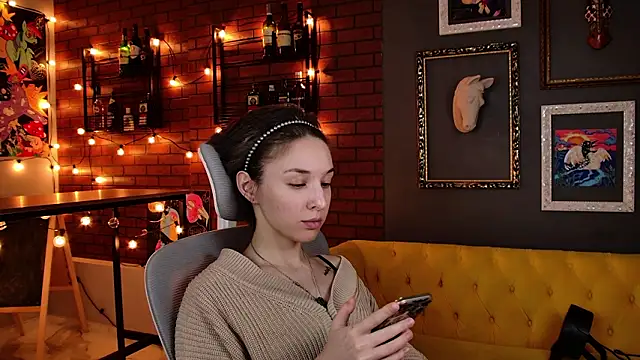 PhilippaAdamas online show from March 4, 12:39 am