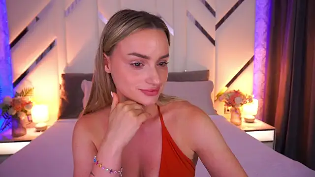 LindsieGreyy online show from July 15, 1:27 pm
