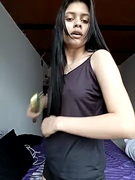 CHLOE ISABELL online show from March 12, 5:26 pm