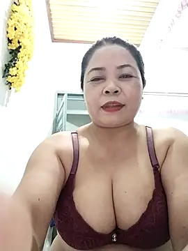 Baby-bigtits2024 online show from October 28, 12:33 pm
