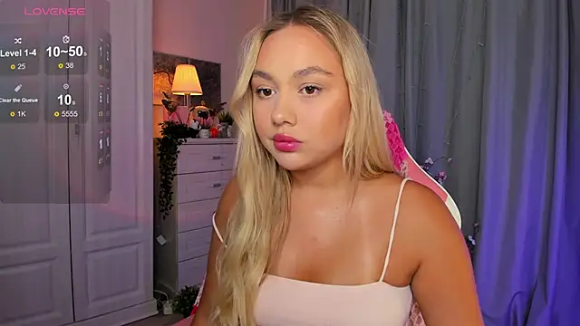 Snapshot of _Loneve__ chatting on October 4, 3:38 pm  Loneve   online show from October 4, 3:38 pm