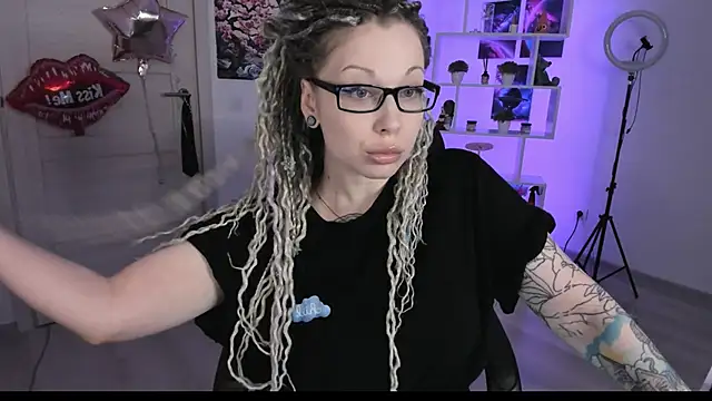 HoneySallyMoore online show from October 10, 6:13 pm