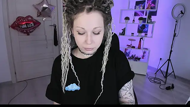 HoneySallyMoore online show from September 14, 12:25 pm