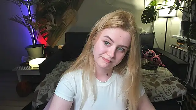 Alexa Pirs online show from May 16, 7:35 pm