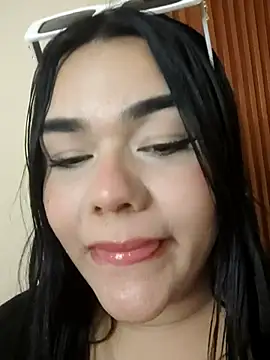Snapshot of nikki_grey chatting on October 27, 9:42 pm nikki grey online show from October 27, 9:42 pm