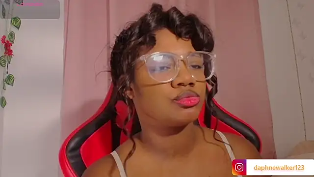 Daphnewalker   online show from February 1, 11:53 am