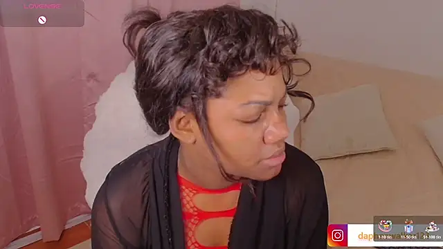 Daphnewalker   online show from March 15, 12:07 pm