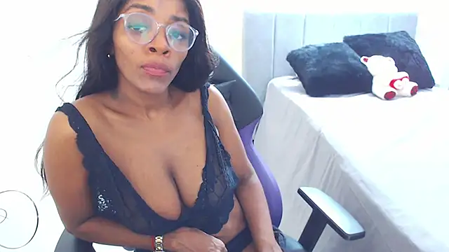 Keyra Dainty online show from December 17, 8:46 pm