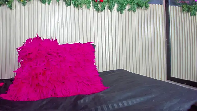 Aida-nicolle online show from December 18, 11:15 am