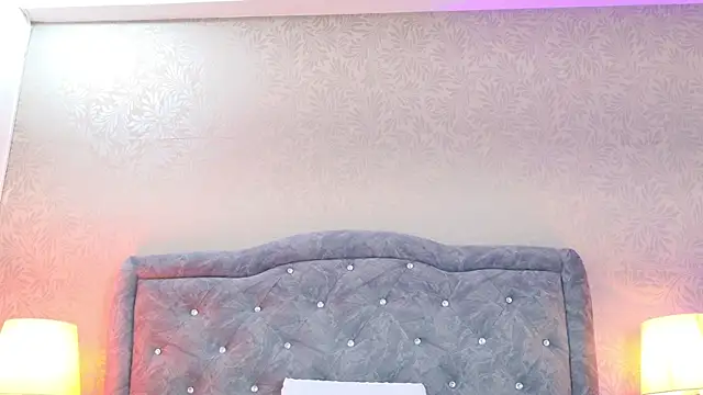 YesyHills online show from April 5, 12:04 pm