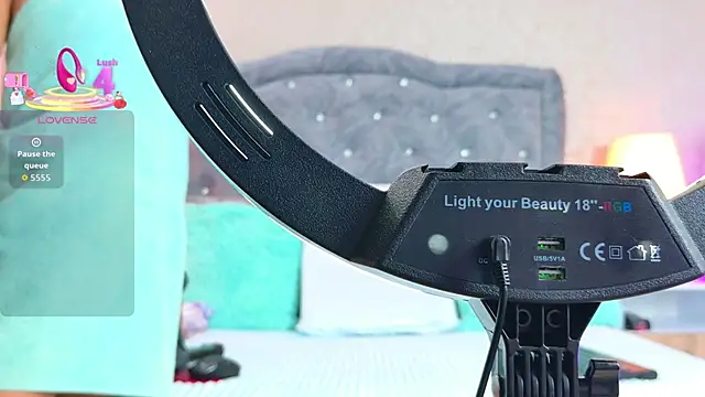 YesyHills online show from December 20, 11:25 am