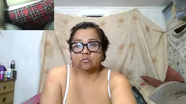 erinadarling79 online show from July 11, 1:49 am