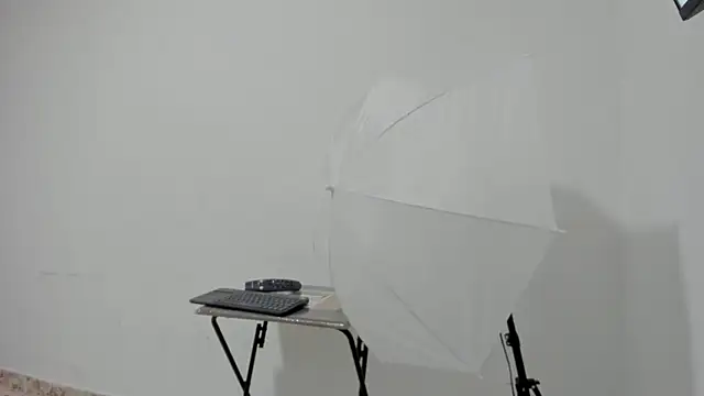 Snapshot of Isak_Millan chatting on October 10, 11:42 pm Isak Millan online show from October 10, 11:42 pm