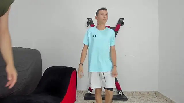 Snapshot of Isak_Millan chatting on October 7, 10:03 pm Isak Millan online show from October 7, 10:03 pm