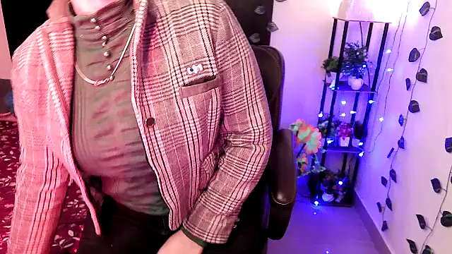 megancatluna online show from January 7, 6:39 am