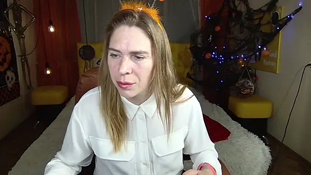 TessaDaybreak online show from October 16, 7:55 am