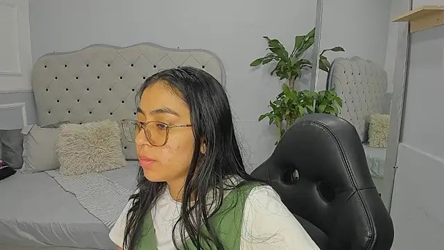 lucelly 15 online show from February 18, 11:42 am