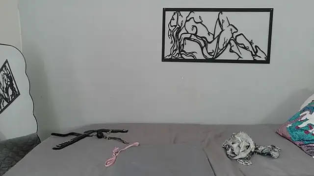 karina-lopez online show from November 5, 2:00 pm