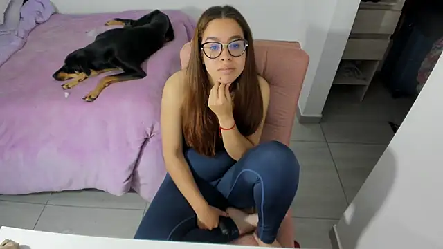 Greciaruiz  online show from March 13, 1:07 am