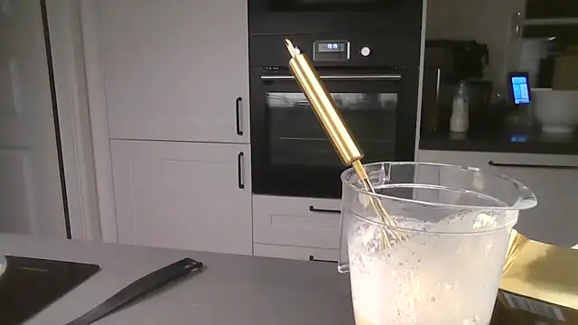 sizha6 online show from February 6, 6:00 pm