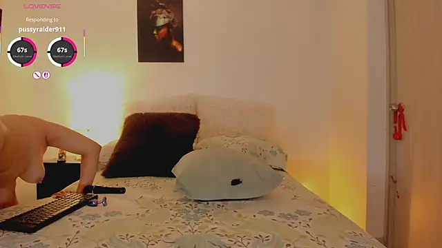 Skay Hot online show from April 11, 7:28 pm