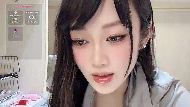 yueyue2003 online show from June 10, 1:10 pm