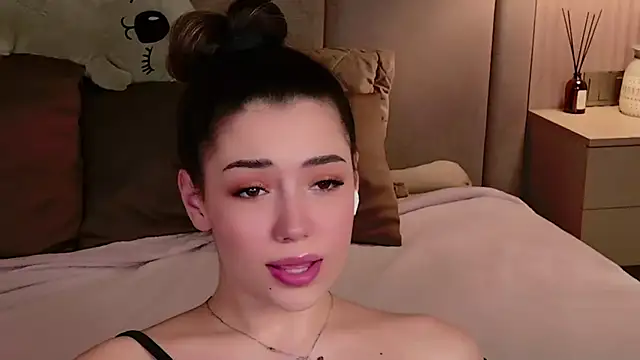 Alice Deleon online show from October 9, 6:50 am