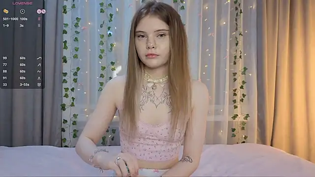 CarolinePepper online show from March 14, 2:40 pm